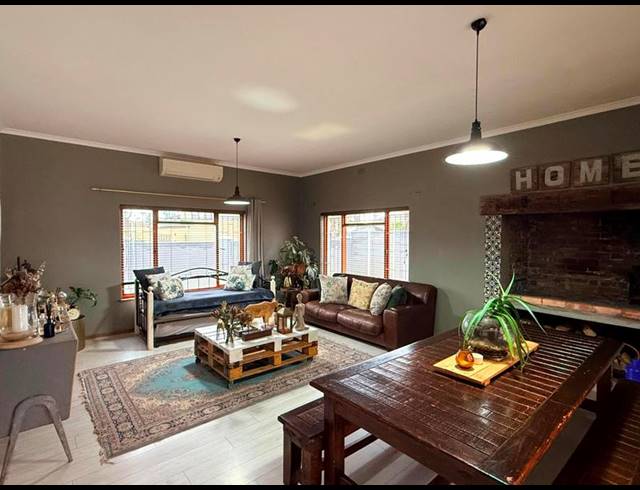 3 BEDROOM HOUSE FOR SALE IN BOSTON